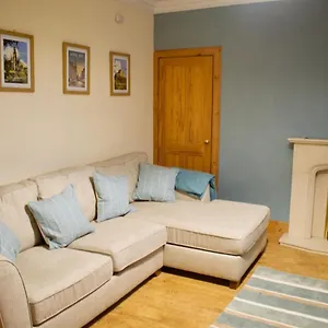 Newly Refurbed With Free Parking Edinburgh