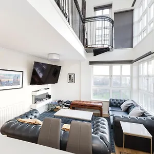 Joivy Stylish With Balcony In Old Town Edinburgh