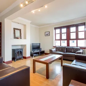 2 Bedroom By Leith's Shore Edinburgh